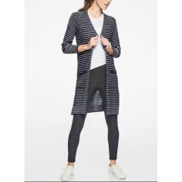 Athleta Women Size XS Retreat Cardigan Silk Cashmere Blend Closet Office Staple - Picture 1 of 11